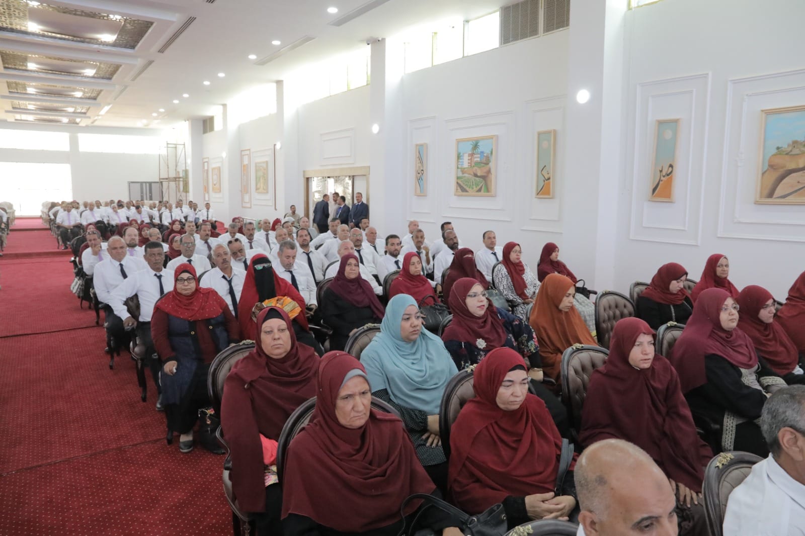 محافظ الوادي الجديد يترأس أول اجتماع للمجلس التنفيذي بمقر العاصمة الإدارية الجديدة