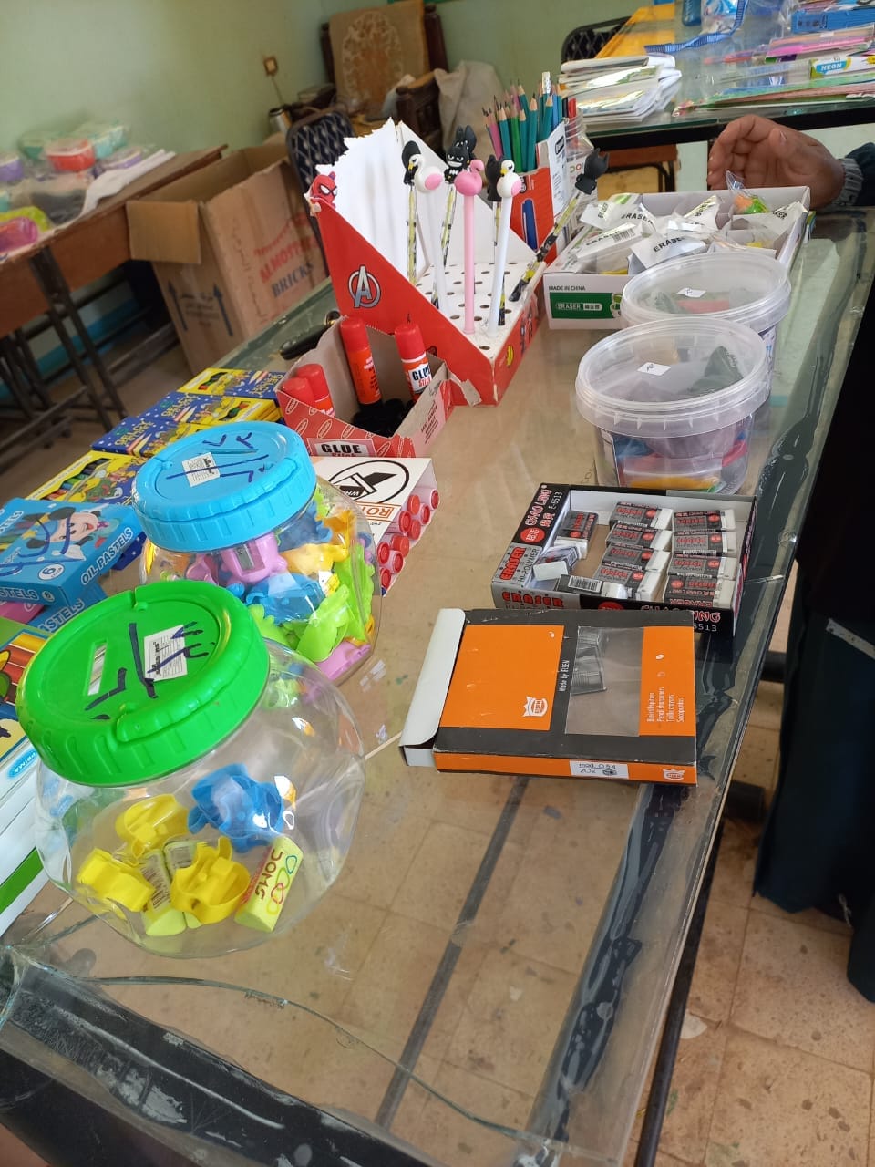 تعليم الداخلة ينظم معرض مستلزمات المدارس بالتعاون مع الجمعية الشرعية