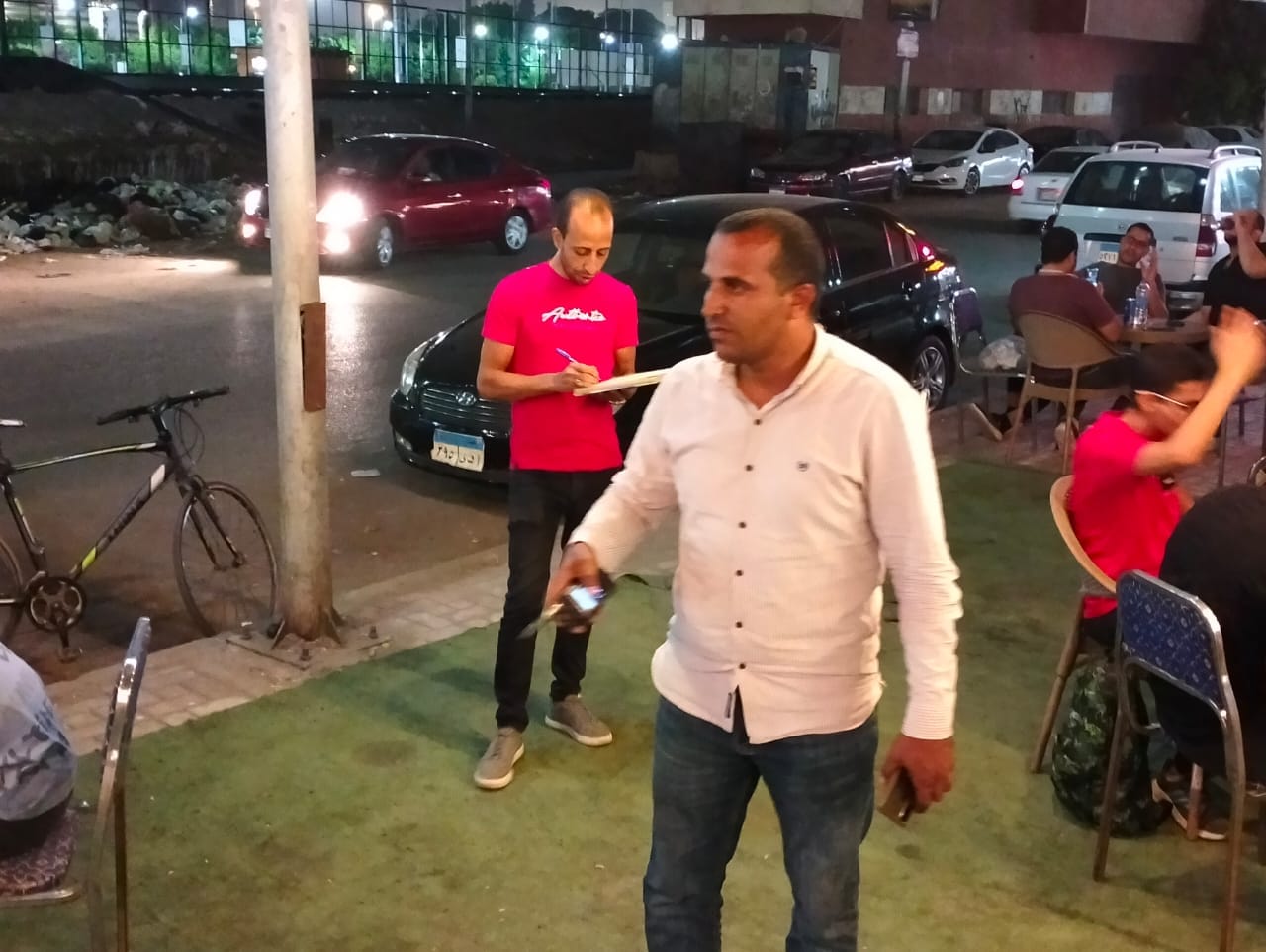 حي شرق اسيوط يشن حملة لرفع الاشغالات في شارع الجلاء