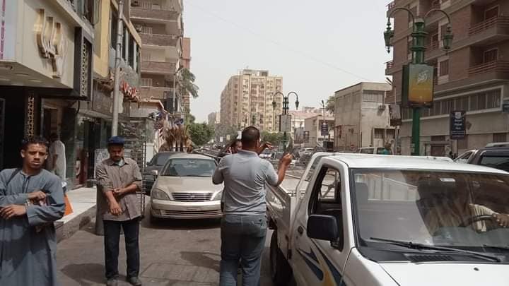 حملة مكبرة لازالة الاشغالات تجوب شوارع حي شرق اسيوط
