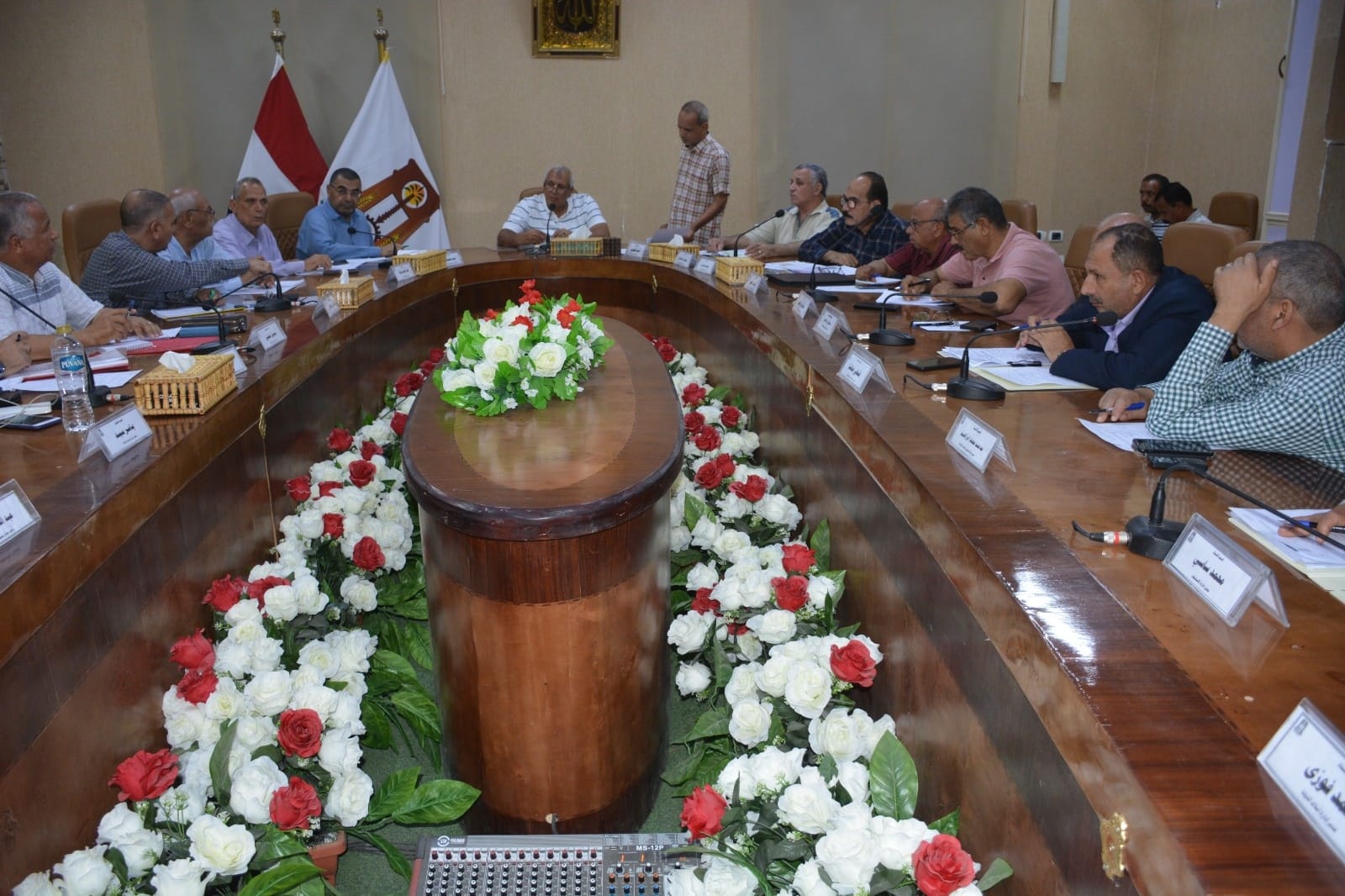 محافظ الوادي الجديد عدم تمليك الأراضي الزراعية بالحيز العمراني وإعادة حصر الأراضي