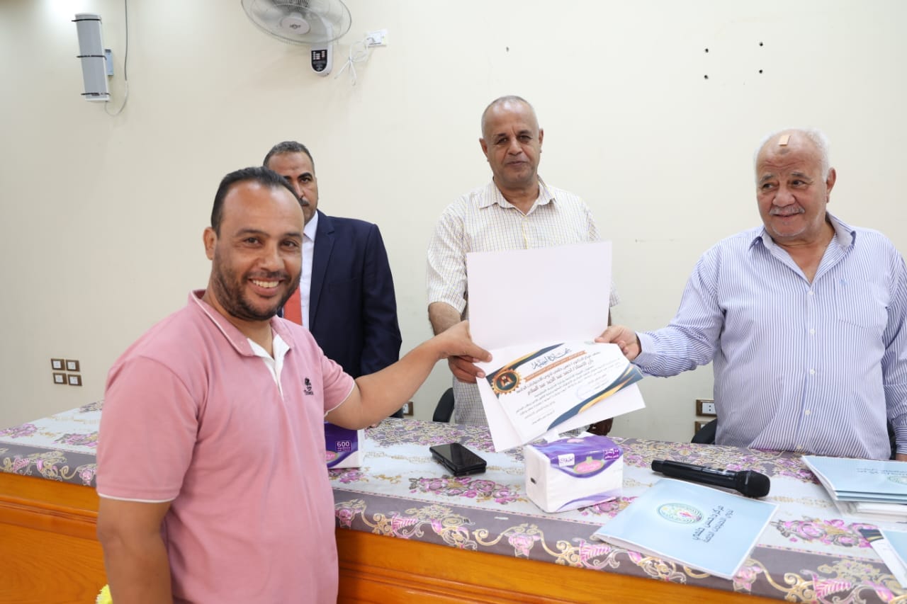 برنامج تدريبي للمعلمين عن الكشف المبكر للاضطرابات النمائية لطلاب المدارس بالوادي الجديد