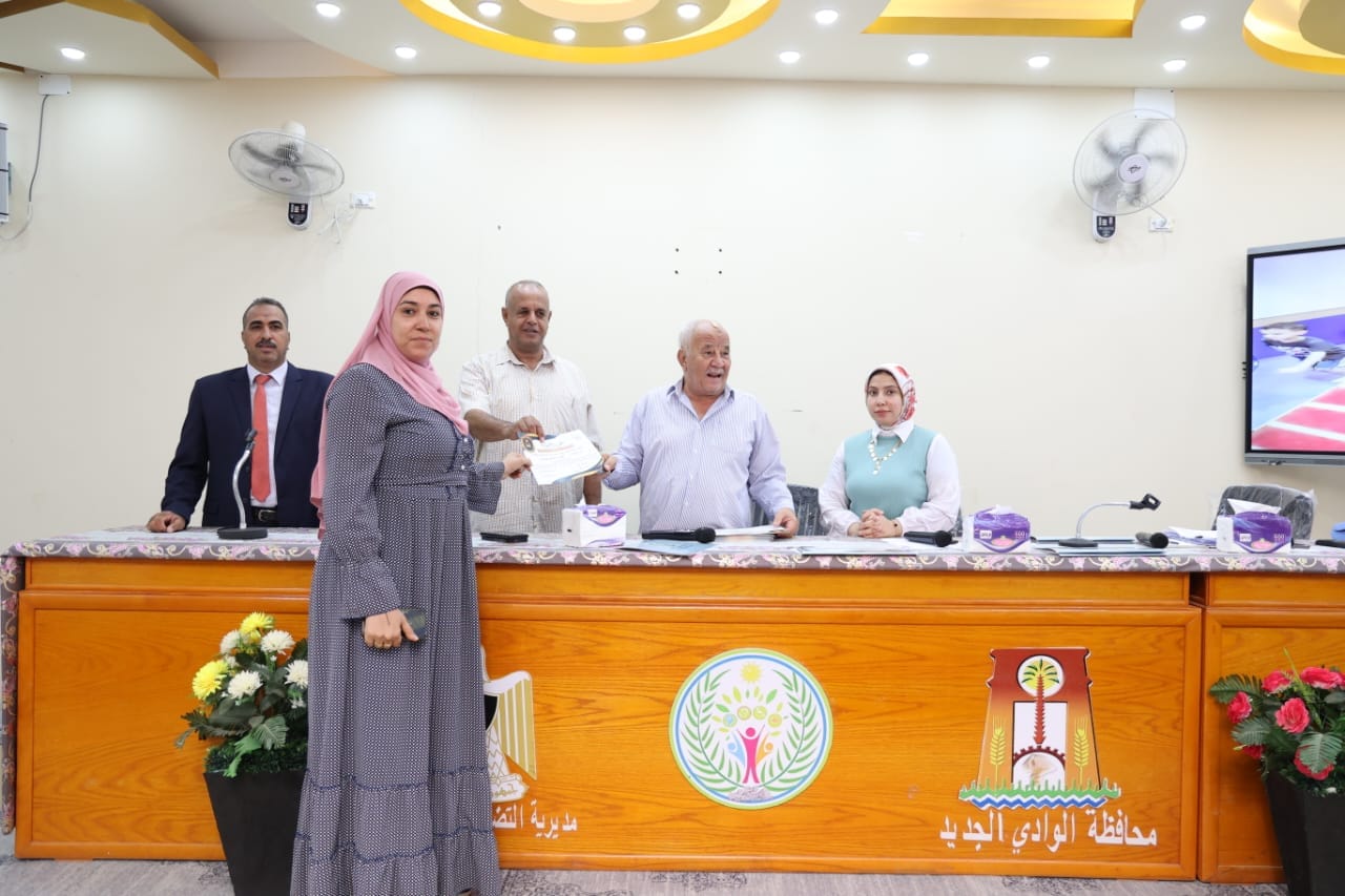 برنامج تدريبي للمعلمين عن الكشف المبكر للاضطرابات النمائية لطلاب المدارس بالوادي الجديد