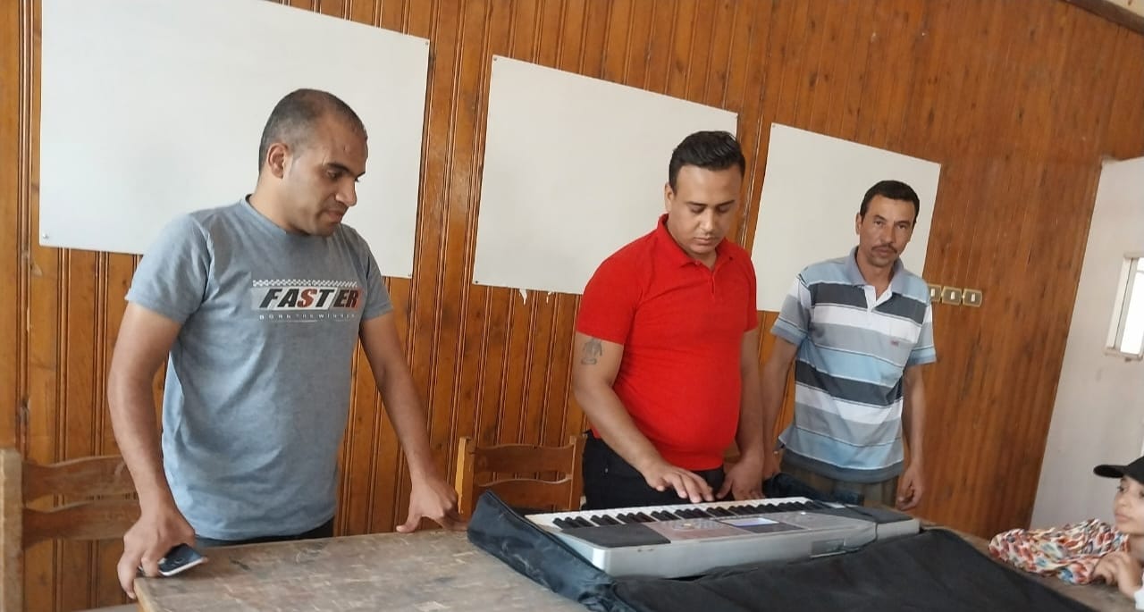 انشطة الغناء والموسيقى تواصل فعاليتها بقصر ثقافة الغنايم 