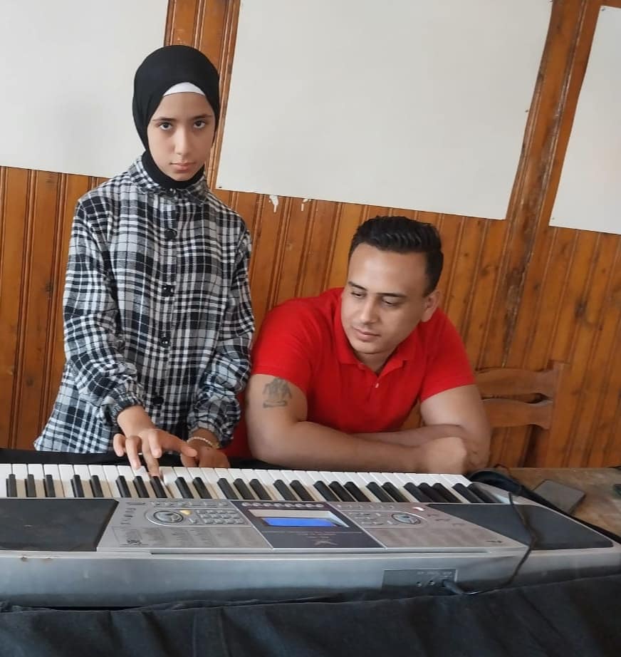 انشطة الغناء والموسيقى تواصل فعاليتها بقصر ثقافة الغنايم 