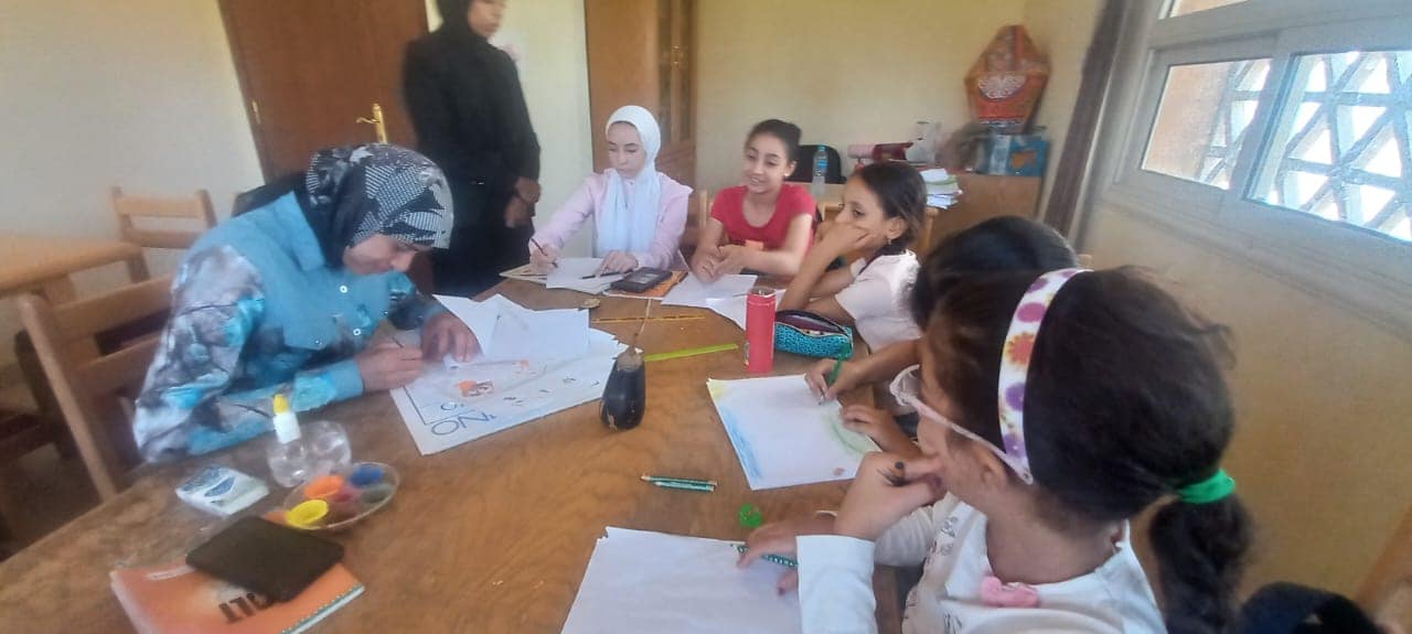 ورشة فنية للأطفال بثقافة الزعيم جمال عبد الناصر ببني مر بأسيوط  