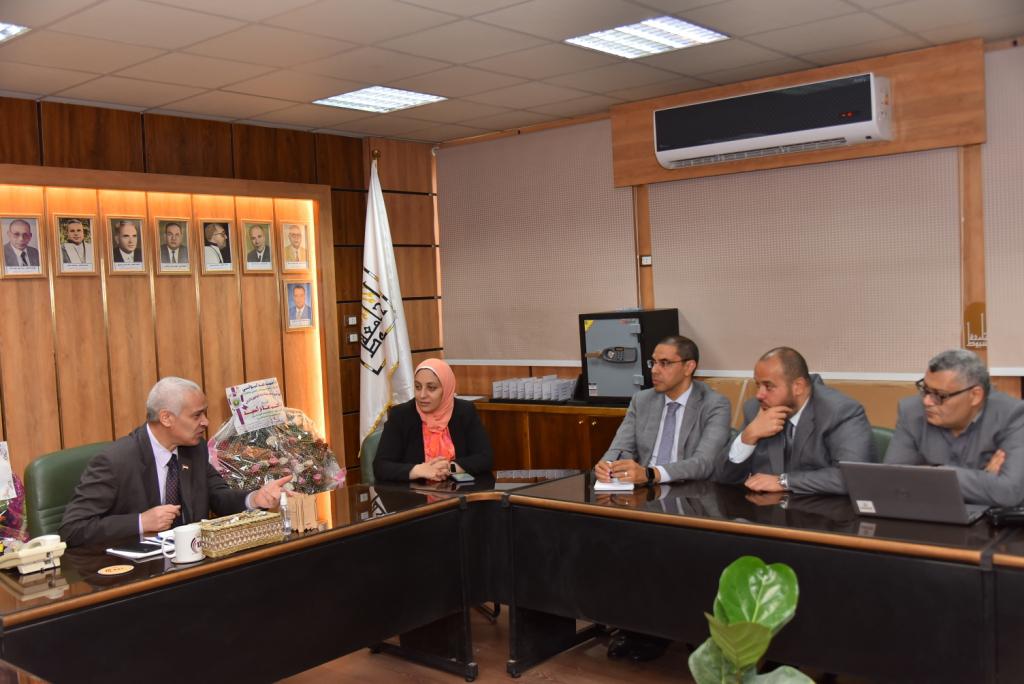 جامعة أسيوط تعقد اجتماعاً مع الوكالة الأمريكية للتنمية الدولية