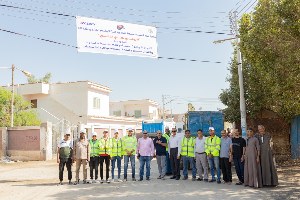 محافظ أسيوط يشيد بحملة 