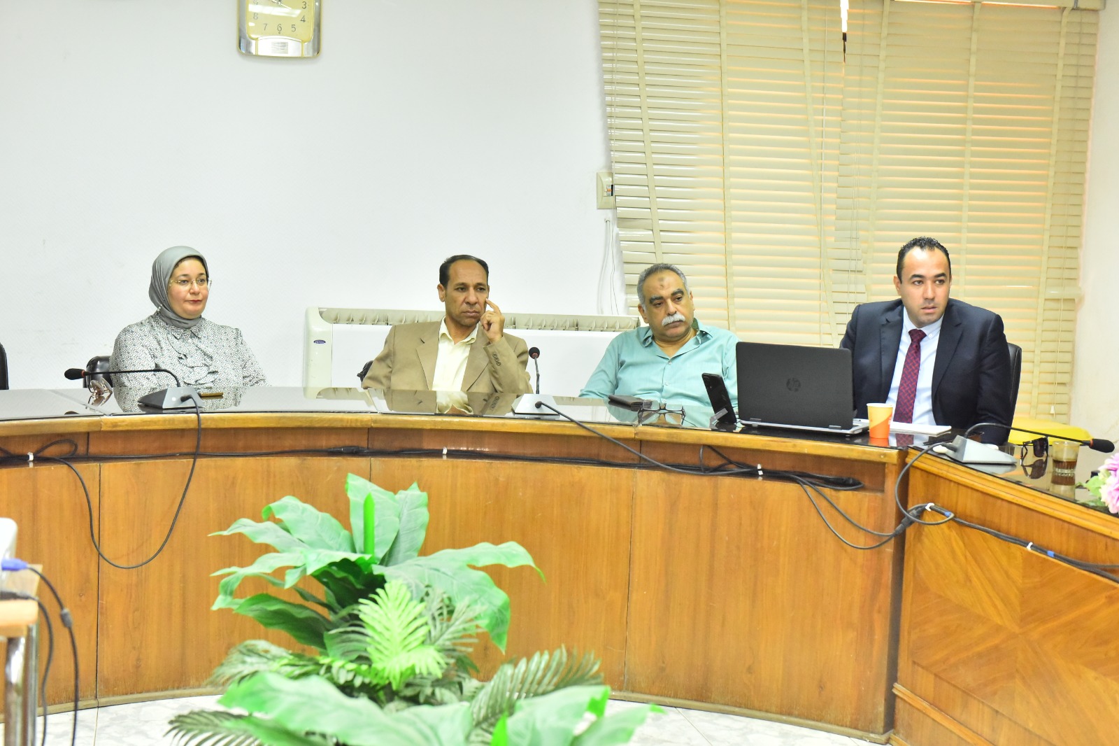 محافظة أسيوط يعلن مواصلة أعمال لجنة تقييم مشروعات المبادرة الوطنية للمشروعات الخضراء