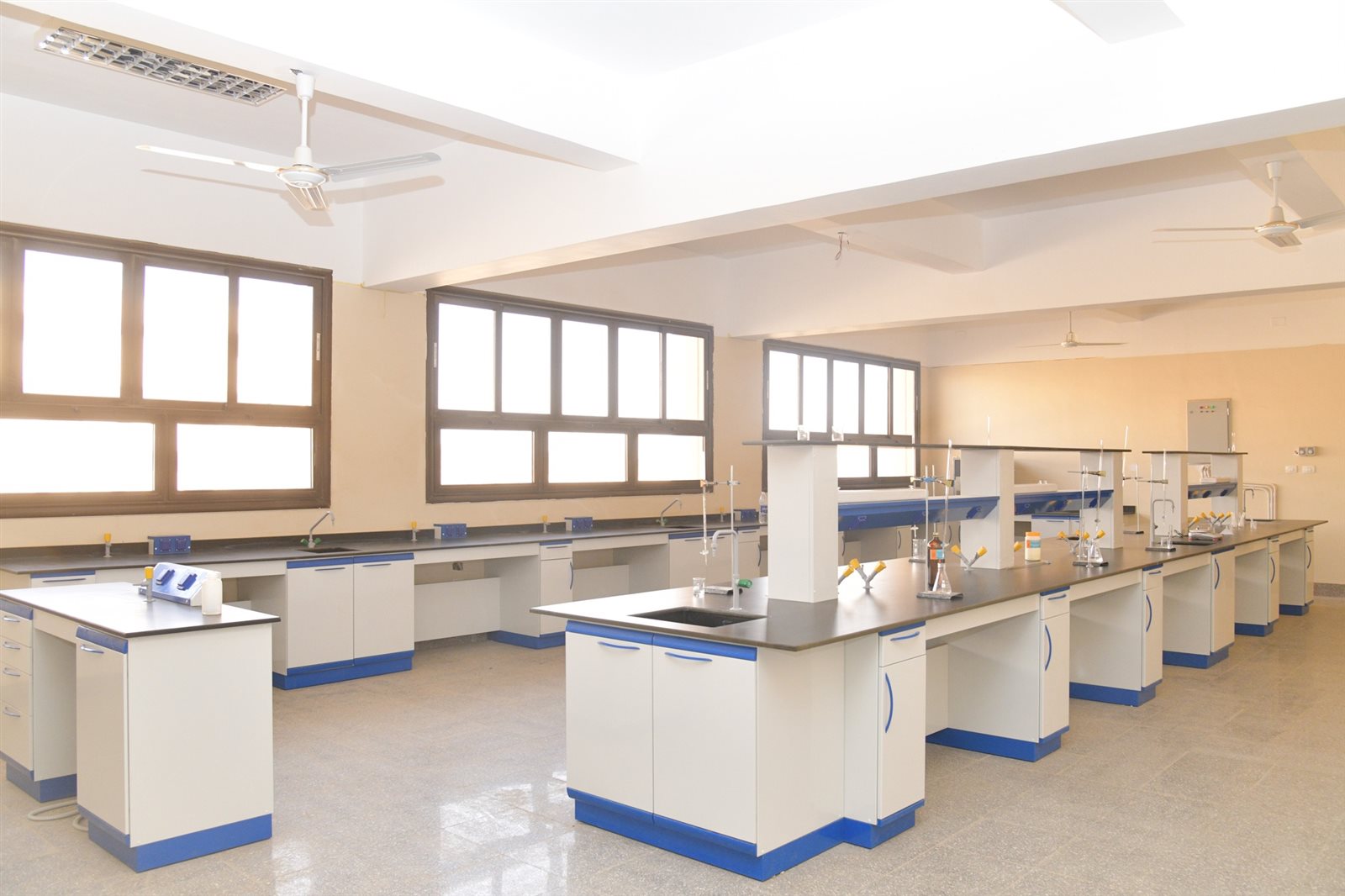 جامعة الوادي الجديد تنهى كافة التجهيزات استعدادا لبدء العام الجامعي الجديد