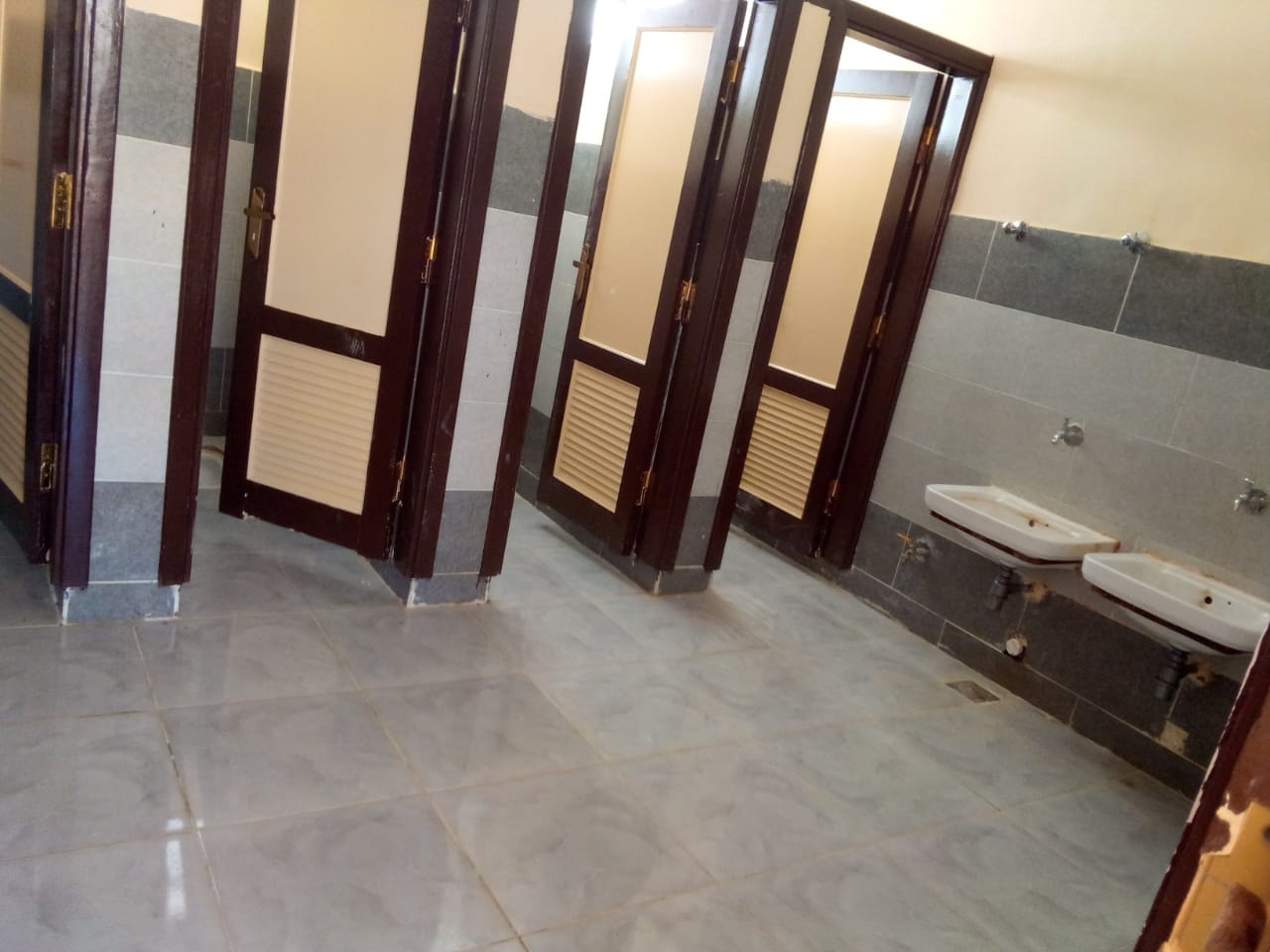 وكيل التعليم بالوادي الجديد يتابع جاهزية ادارة الفرافرة التعليمية لاستقبال العام الدراسي