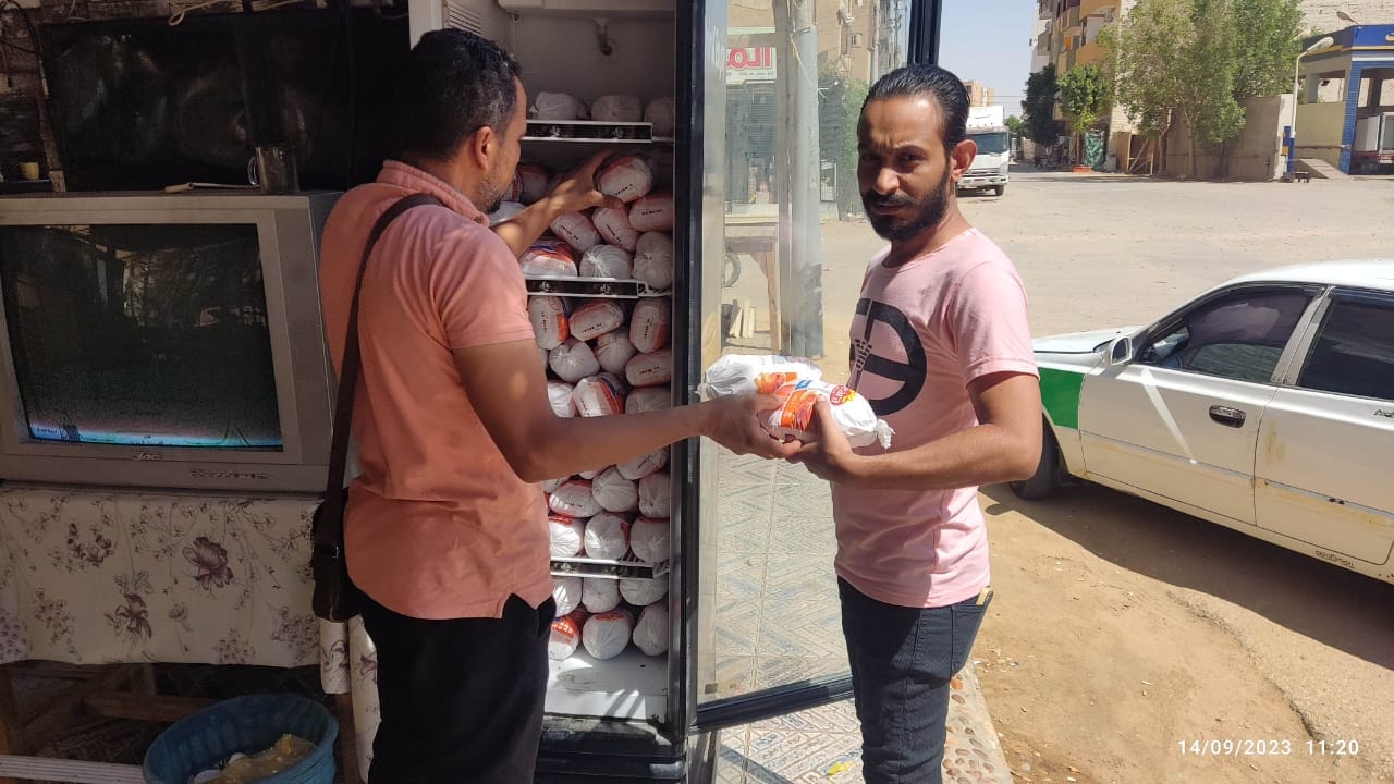 محافظة الوادي الجديد تستمر في طرح الدواجن والخضروات والفاكهة بأسعار مخفضة للمواطنين