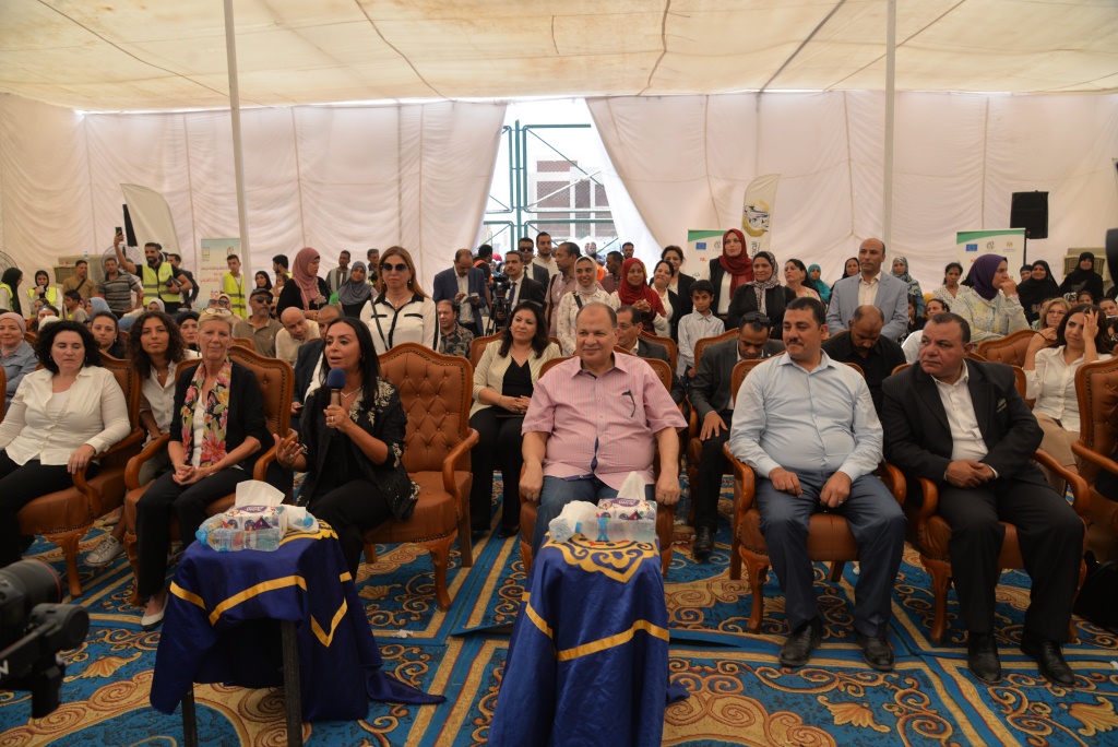 محافظ أسيوط ورئيسة القومي للمرأة يشهدان ميسرات نورة للفتيات بقرى حياة كريمة