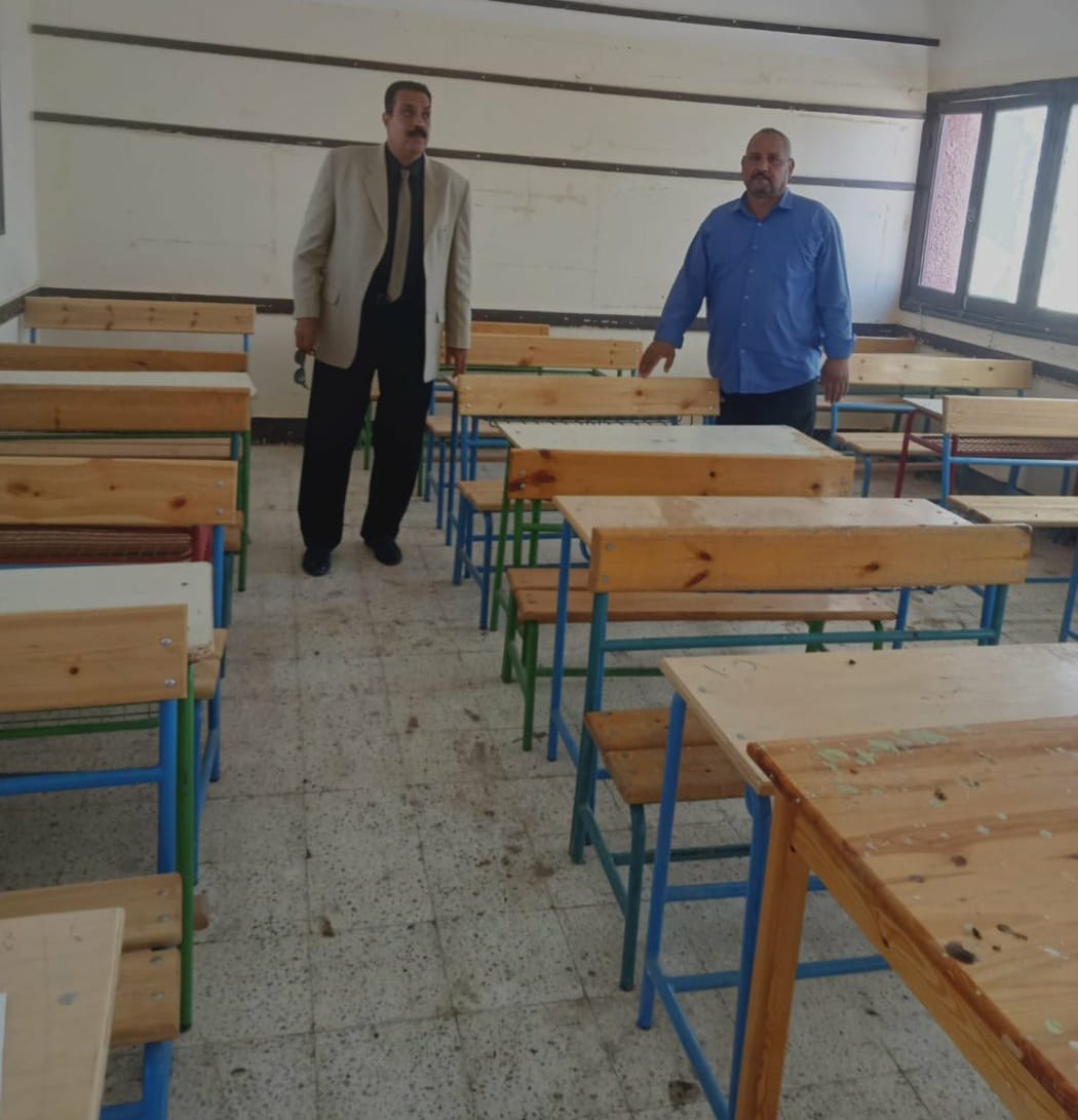 تعليم الوادى الجديد  لجان ميدانية للوقوف على جاهزية مدارس باريس للعام الدراسى 