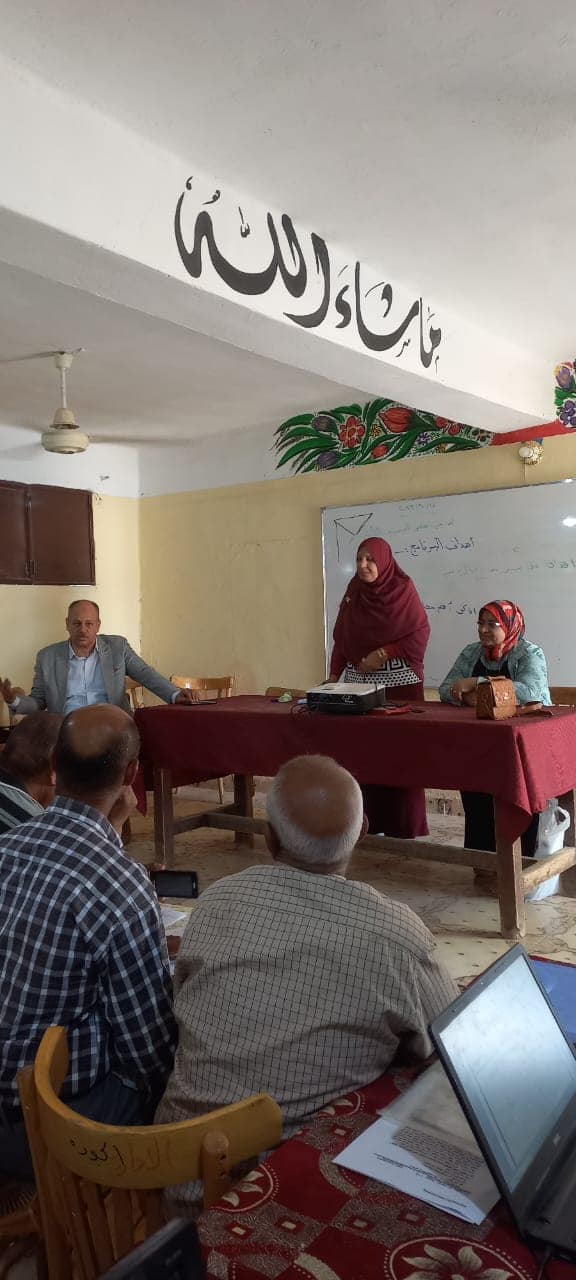 تعليم الوادى الجديد  لجان ميدانية للوقوف على جاهزية مدارس باريس للعام الدراسى 