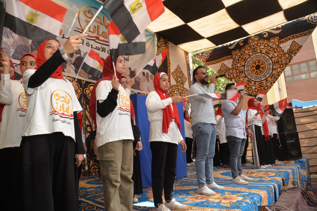 محافظ أسيوط ورئيس المجلس القومي للمرأة يشهدان أمسية 