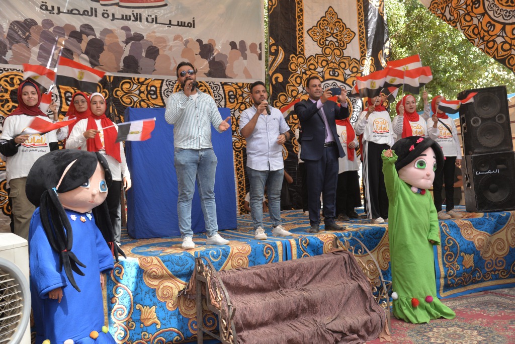 محافظ أسيوط ورئيس المجلس القومي للمرأة يشهدان أمسية 