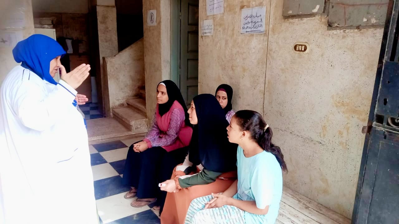 الادارة الصحية بديروط تنظم سلسلة ندوات توعوية بجميع وحدات الرعاية الصحية بالقري