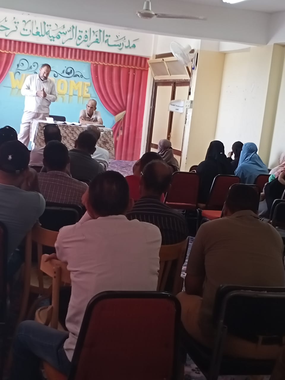 وكيل التعليم بالوادي الجديد يتابع جهود لجان المتابعة الميدانية بزيارة مدارس الفرافرة