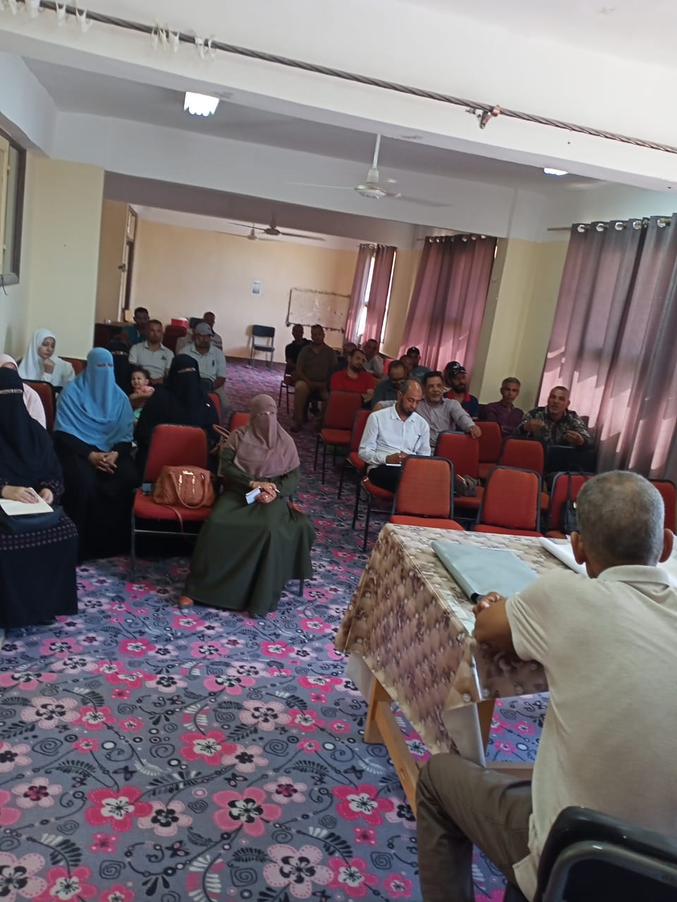 وكيل التعليم بالوادي الجديد يتابع جهود لجان المتابعة الميدانية بزيارة مدارس الفرافرة