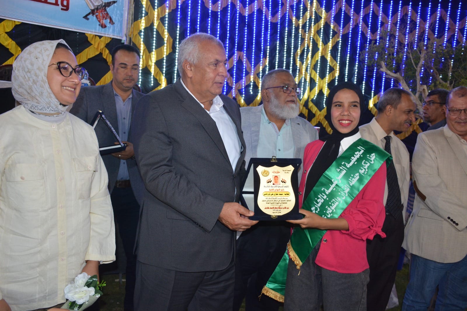 محافظ الوادي الجديد يشهد حفل الجمعية الشرعية لتكريم المتفوقين 