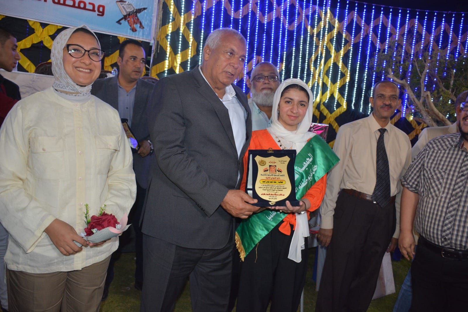 محافظ الوادي الجديد يشهد حفل الجمعية الشرعية لتكريم المتفوقين 