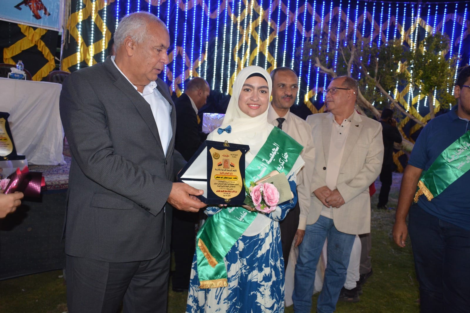 محافظ الوادي الجديد يشهد حفل الجمعية الشرعية لتكريم المتفوقين 