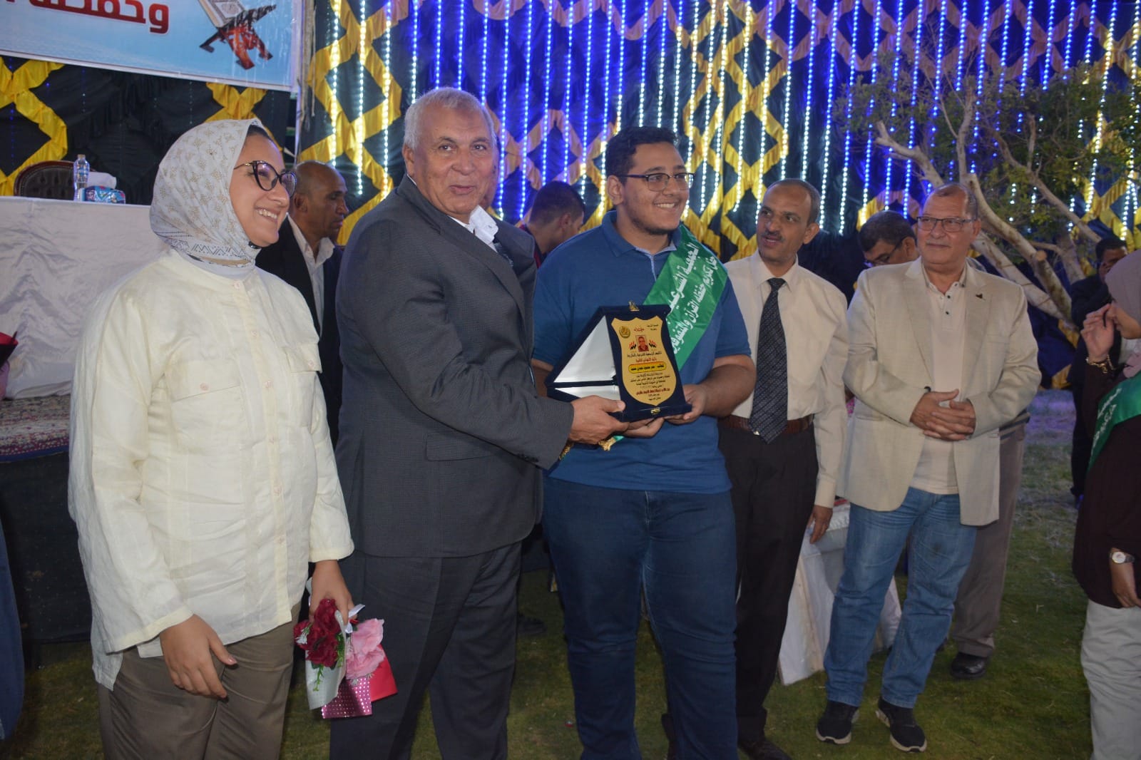 محافظ الوادي الجديد يشهد حفل الجمعية الشرعية لتكريم المتفوقين 