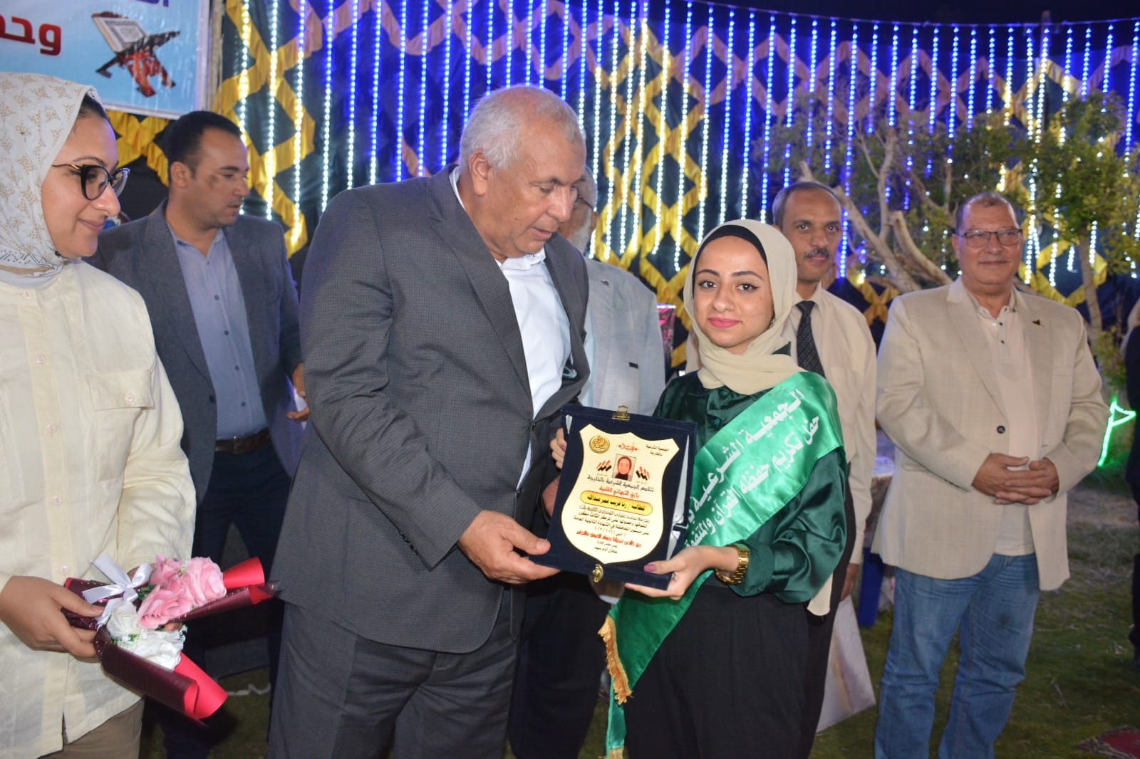 محافظ الوادي الجديد يشهد حفل الجمعية الشرعية لتكريم المتفوقين 