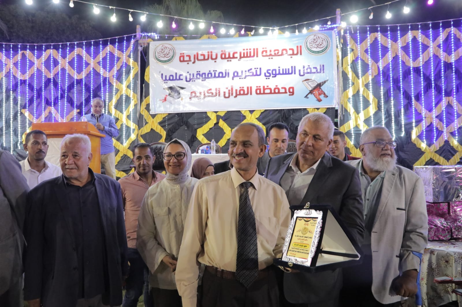 محافظ الوادي الجديد يشهد حفل الجمعية الشرعية لتكريم المتفوقين 