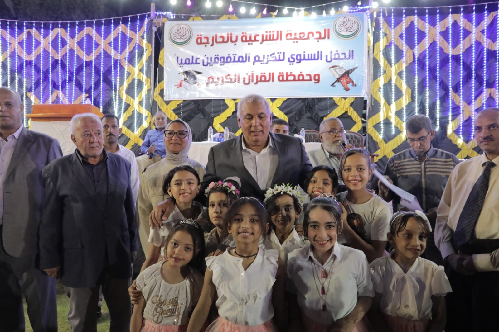 محافظ الوادي الجديد يشهد حفل الجمعية الشرعية لتكريم المتفوقين 