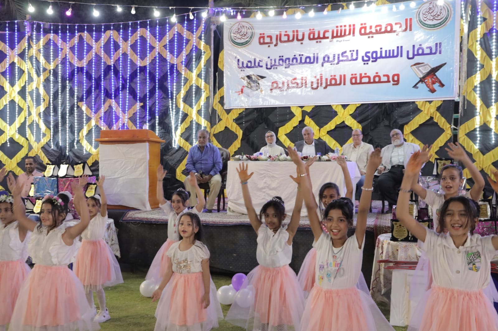 محافظ الوادي الجديد يشهد حفل الجمعية الشرعية لتكريم المتفوقين 