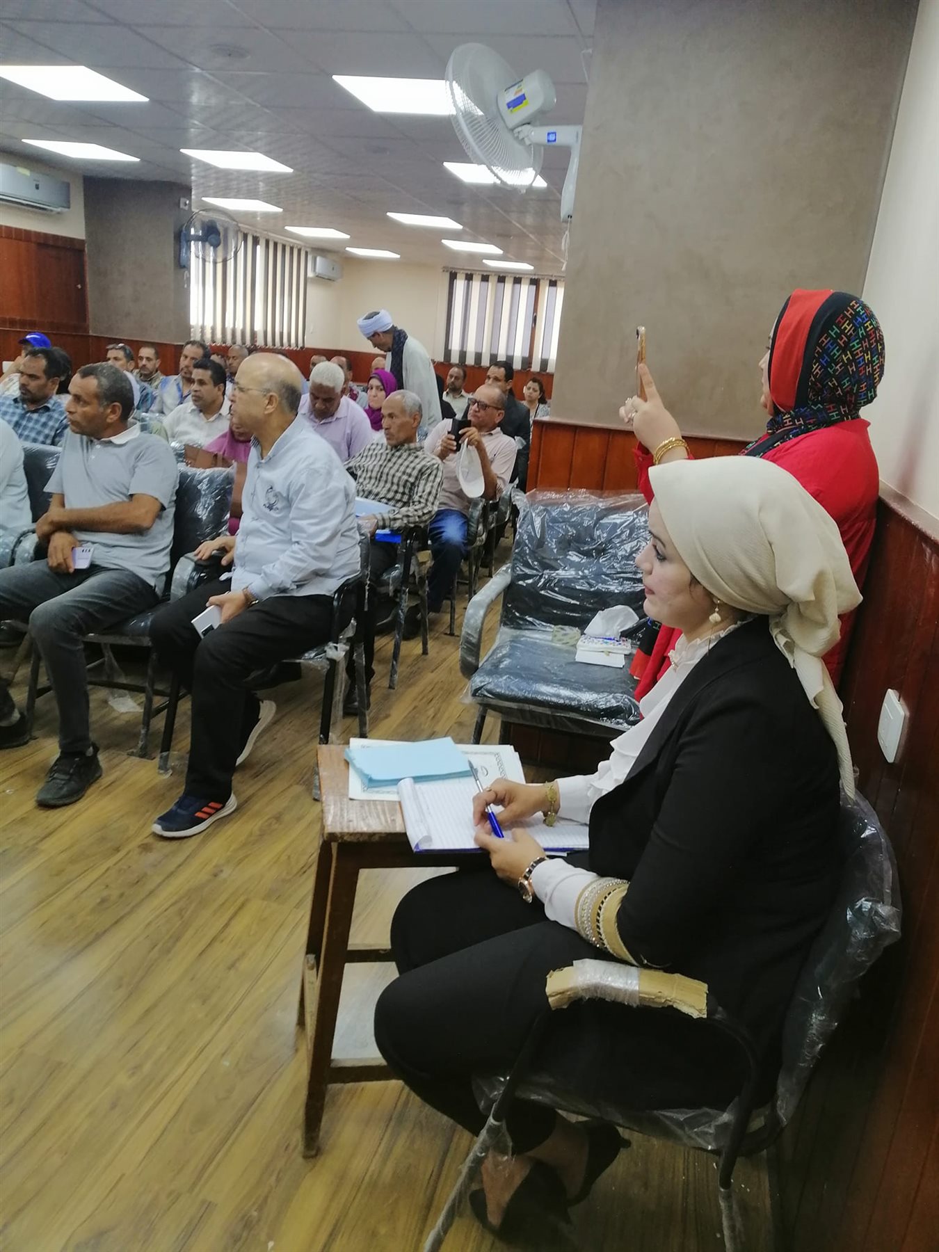 مجلس مدينة اسيوط يشارك المواطنين في وضع ومتابعة خطط المشروعات التنموية