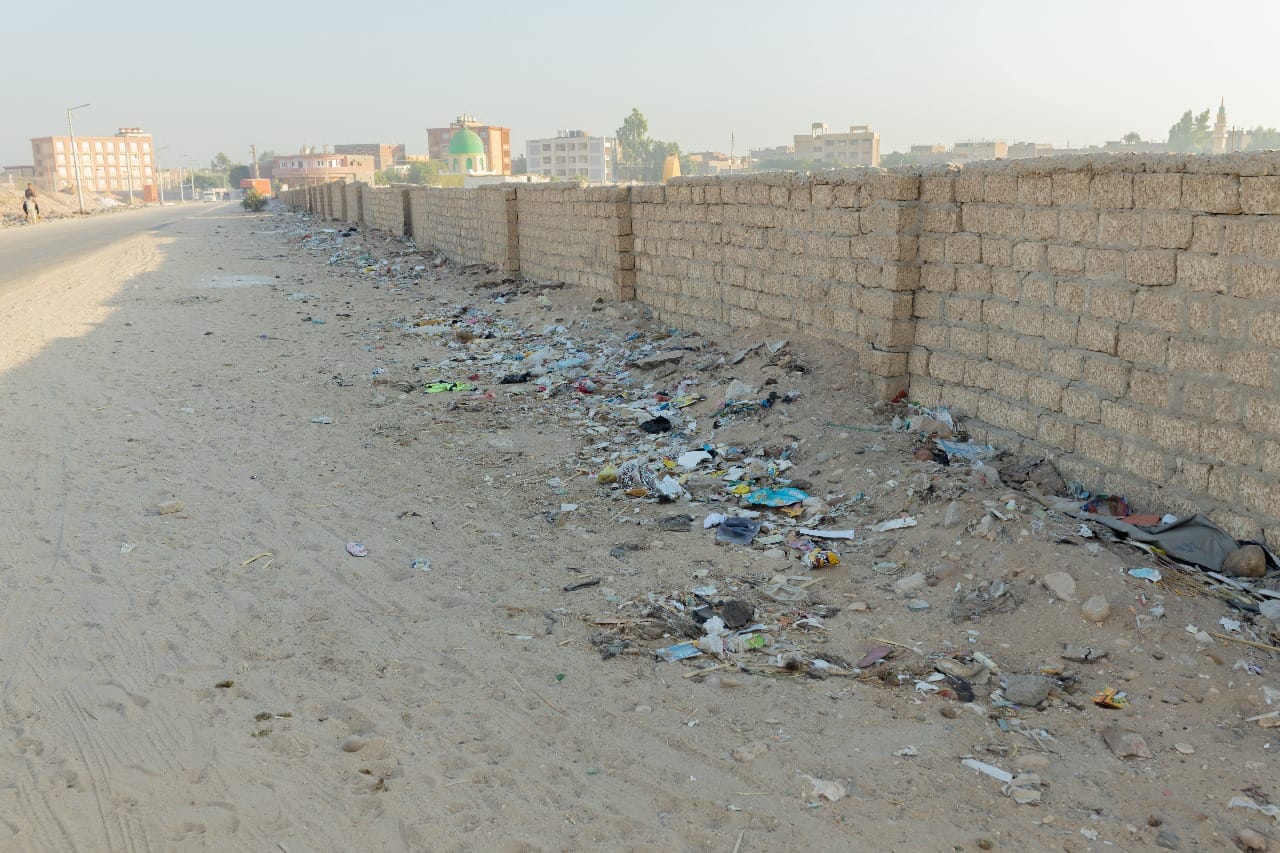 حملة نظافة ترفع 300 طن من قرية 