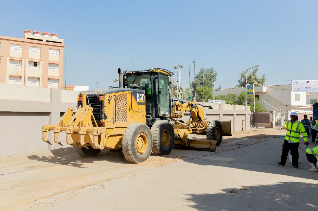 حملة نظافة ترفع 300 طن من قرية 