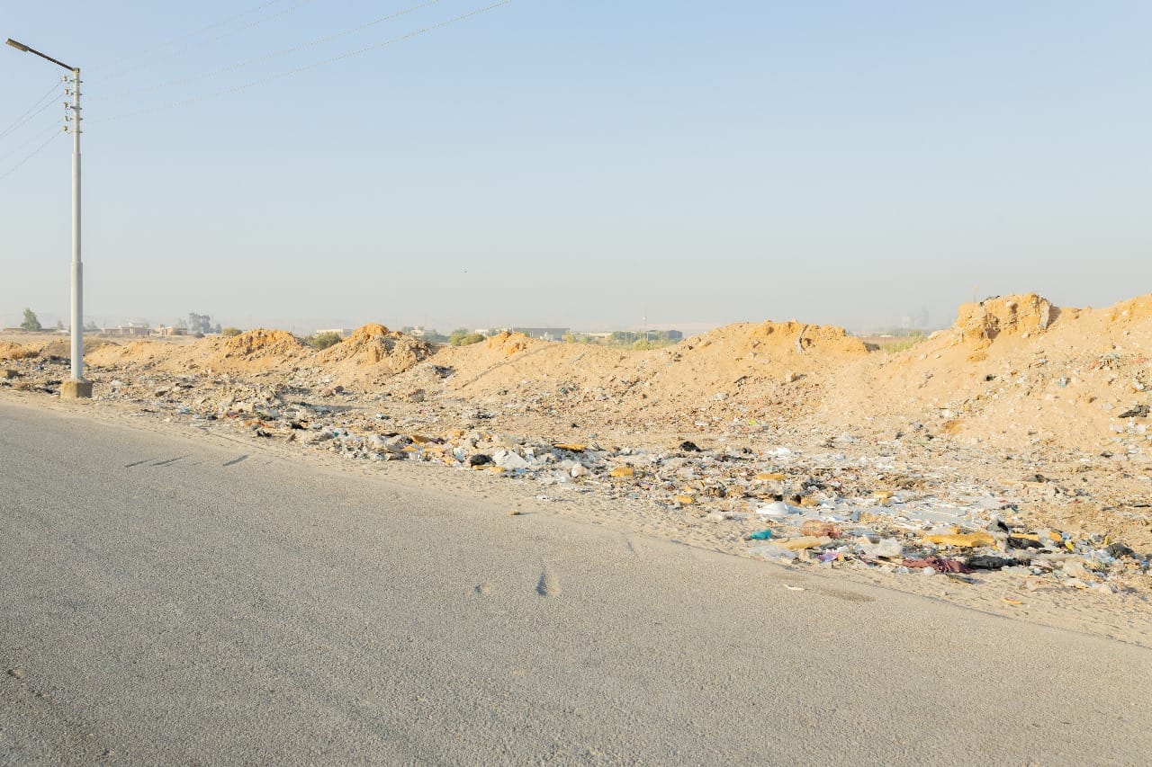 حملة نظافة ترفع 300 طن من قرية 