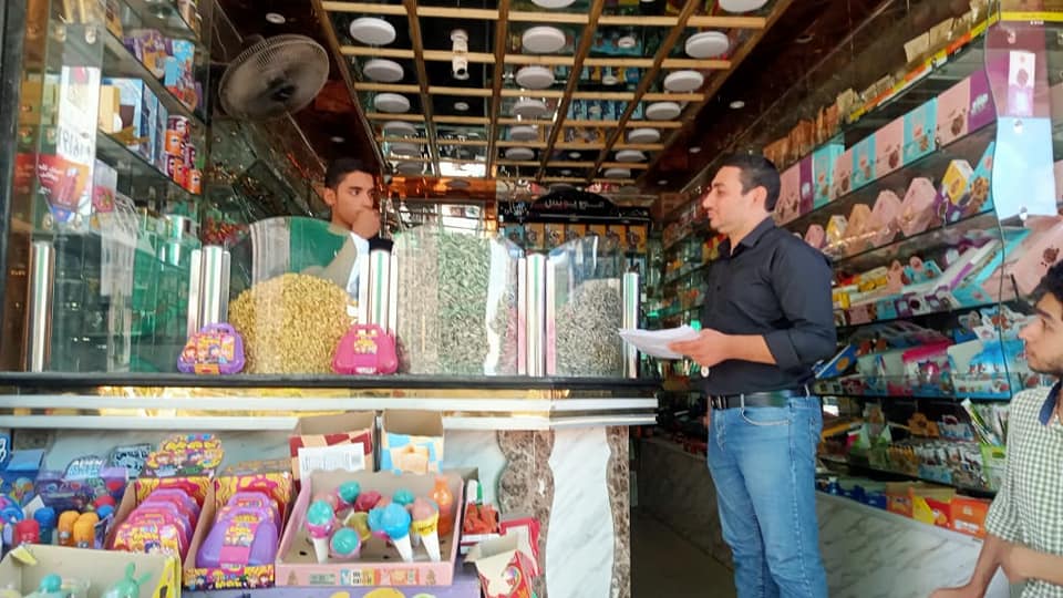 حملة لتوعية المحلات بتوفير صندوق نفايات والمحافظة على نظافة الشارع باسيوط