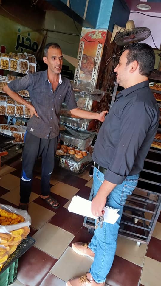 حملة لتوعية المحلات بتوفير صندوق نفايات والمحافظة على نظافة الشارع باسيوط