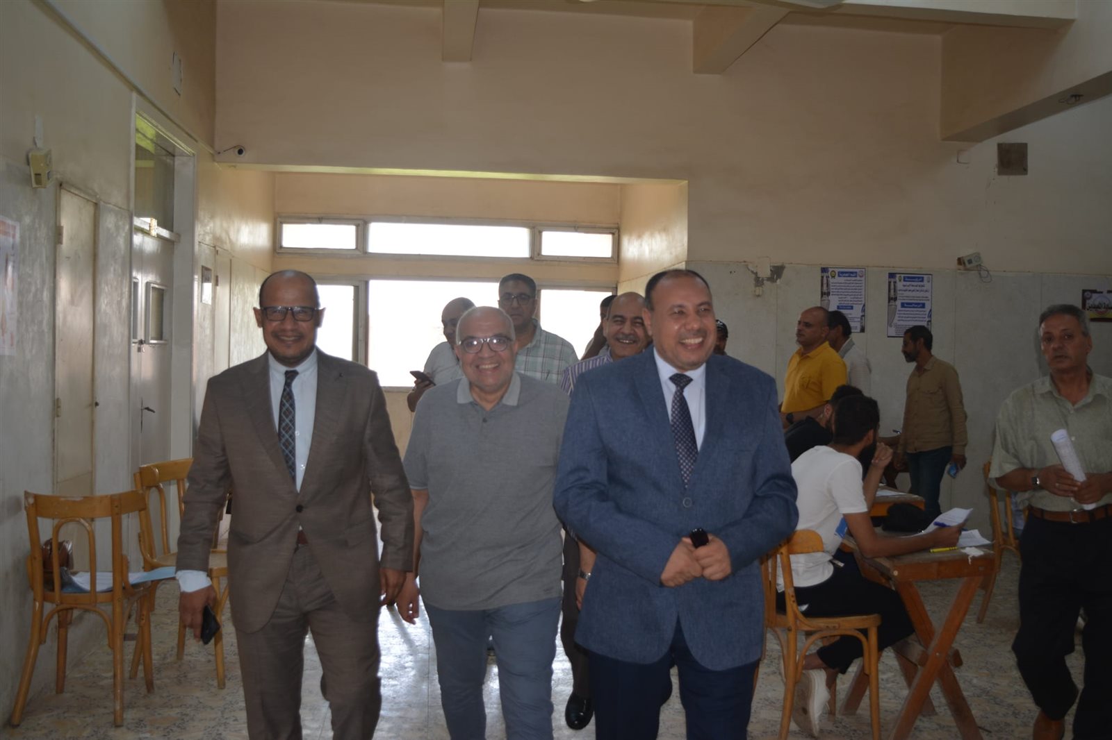 نائب رئيس جامعة الأزهر للوجه القبلي يتفقد امتحانات الفرقة الرابعة بطب الأزهر