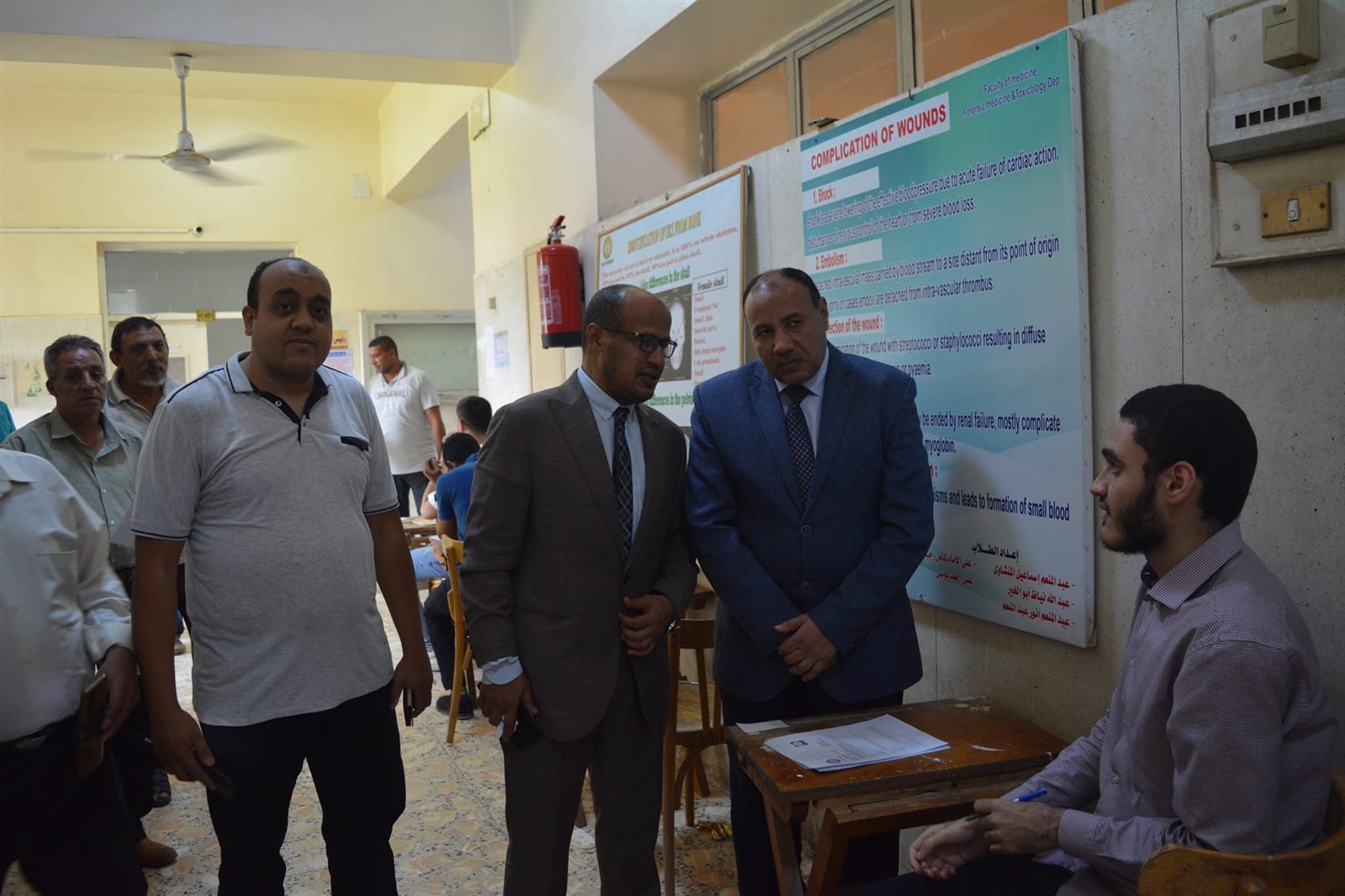 نائب رئيس جامعة الأزهر للوجه القبلي يتفقد امتحانات الفرقة الرابعة بطب الأزهر