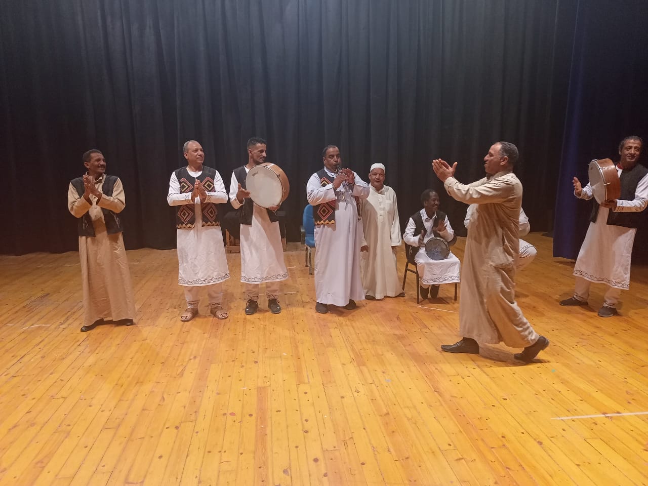 عرض فنون تلقائية لفرقة التلقائين بموط