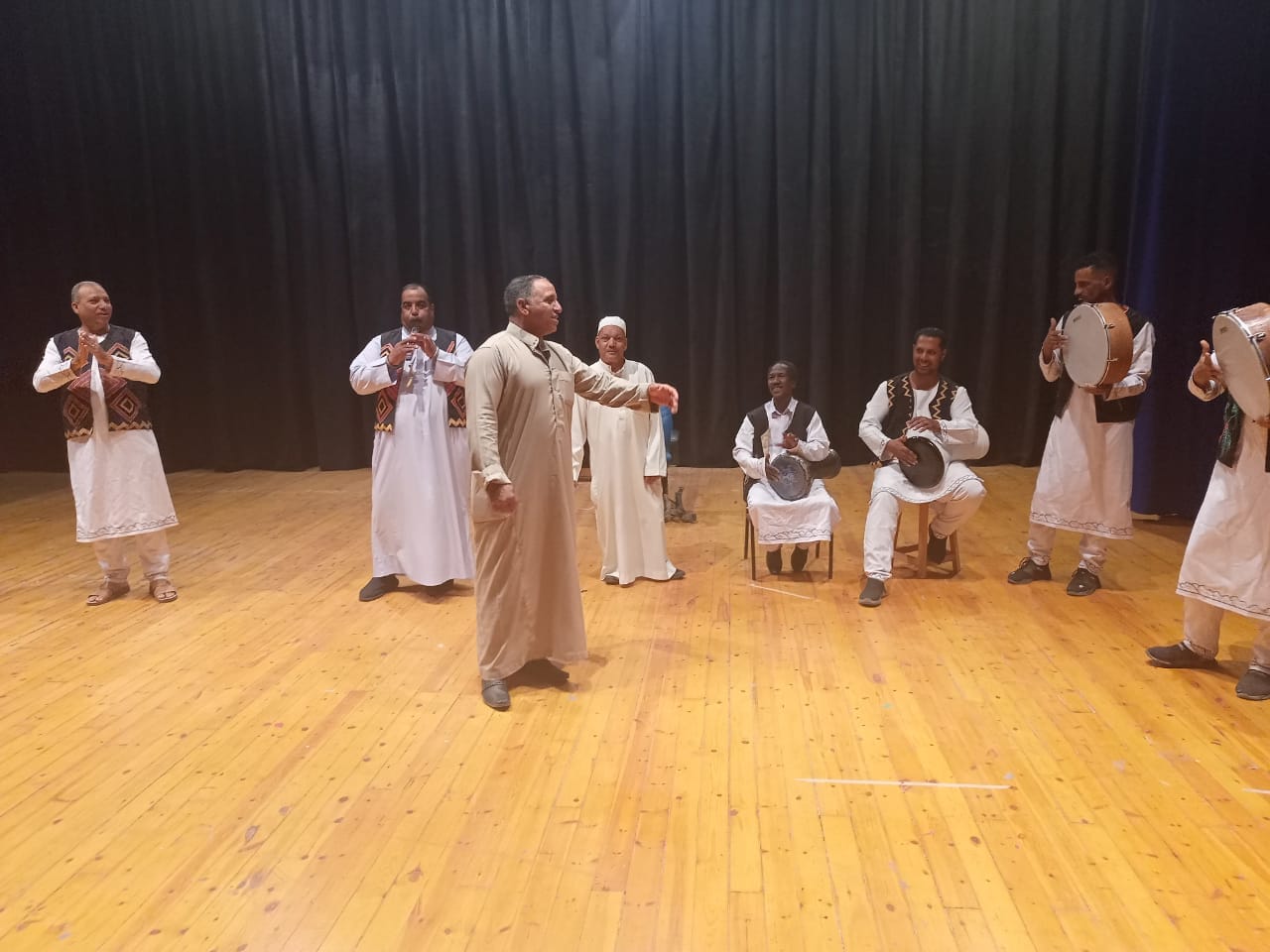 عرض فنون تلقائية لفرقة التلقائين بموط