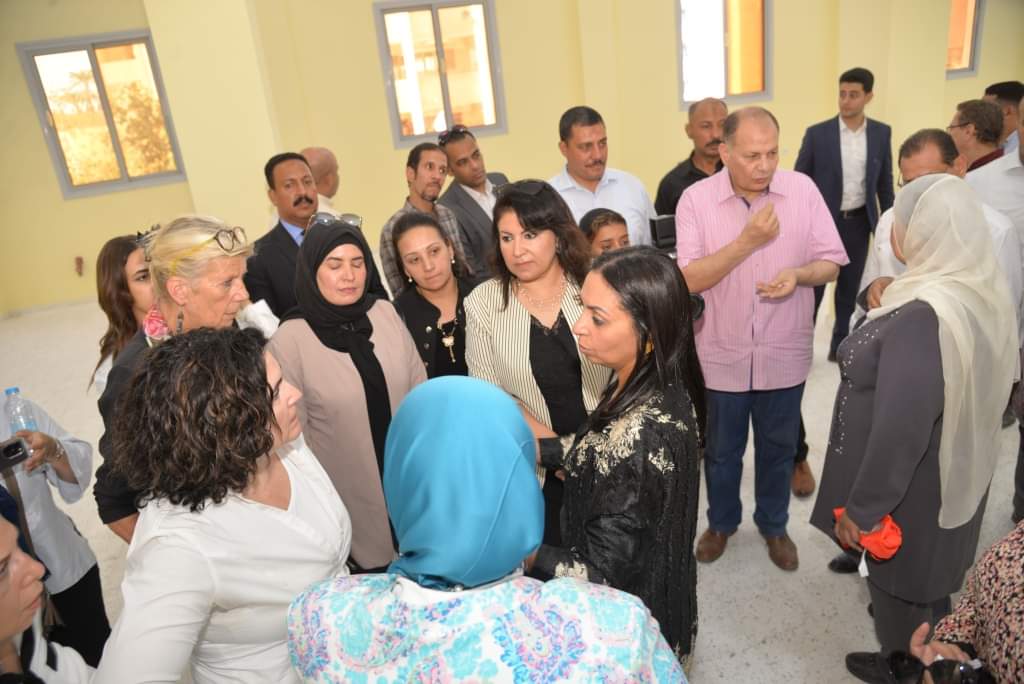 محافظ أسيوط ورئيسة المجلس القومي للمرأة يتفقدان أعمال المجمع الصناعي الحرفي بالشامية