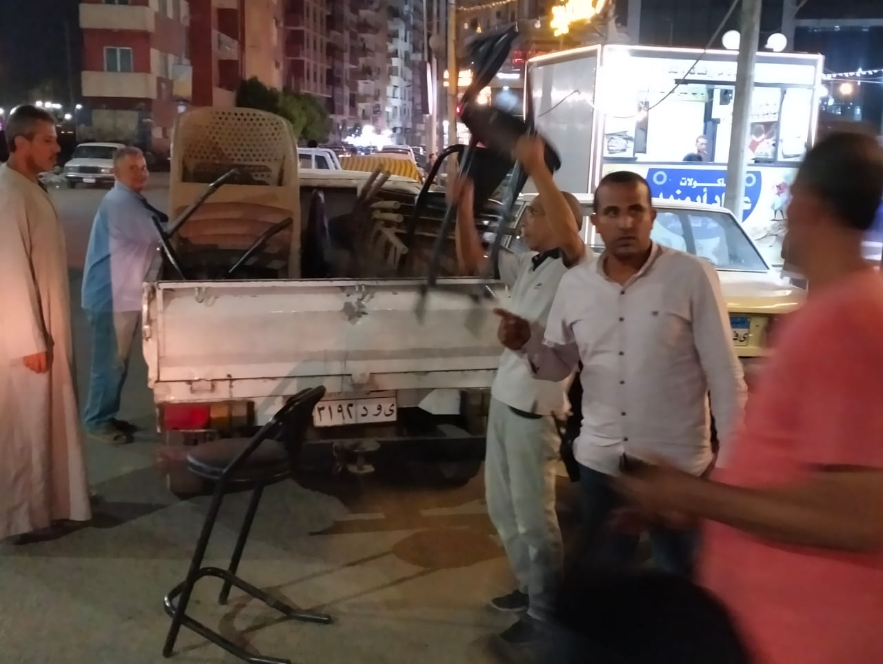 محافظ أسيوط: القضاء على اشغالات الباعة الجائلين والحواجز الحديدية في الاحياء والمراكز