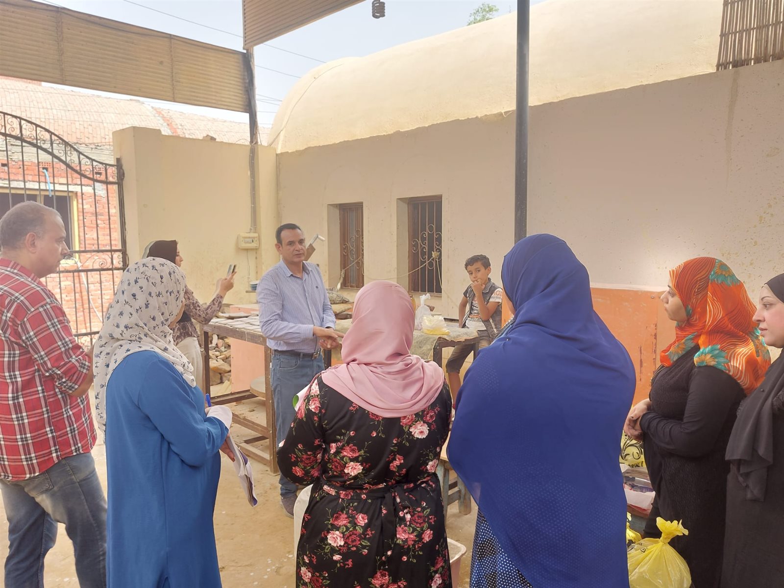 نائب محافظ الوادي الجديد تبحث موقف التعاون مع منظمة 