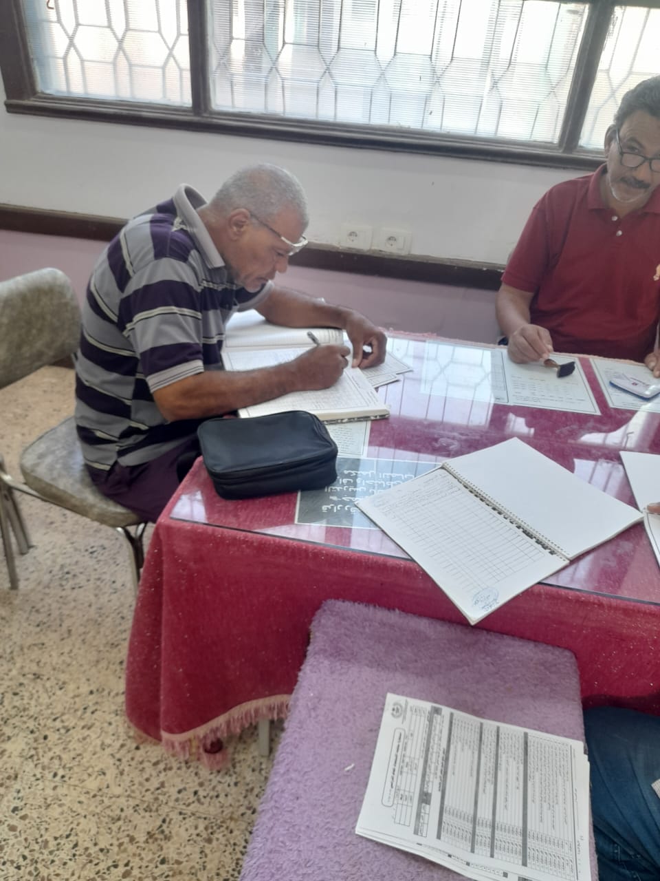 تعليم الوادى الجديد إنطلاق الأتوبيس الطائر لمتابعة منظومة العمل والإستعداد للعام الجديد 