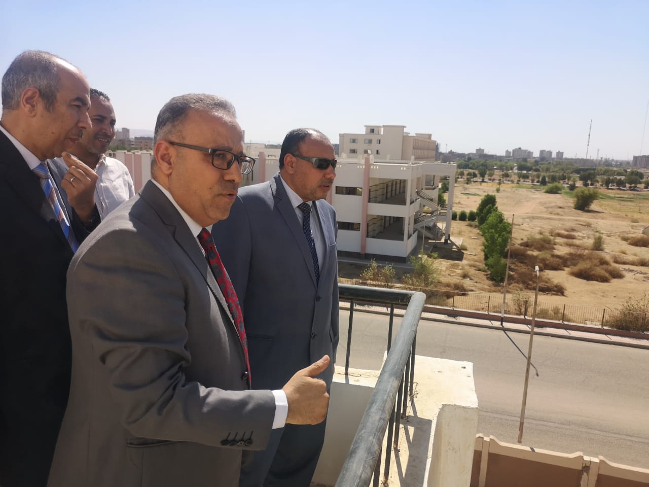 نائب رئيس جامعة الأزهر باسيوط يتفقد كلية هندسة ازهر قنا والمباني الجديدة