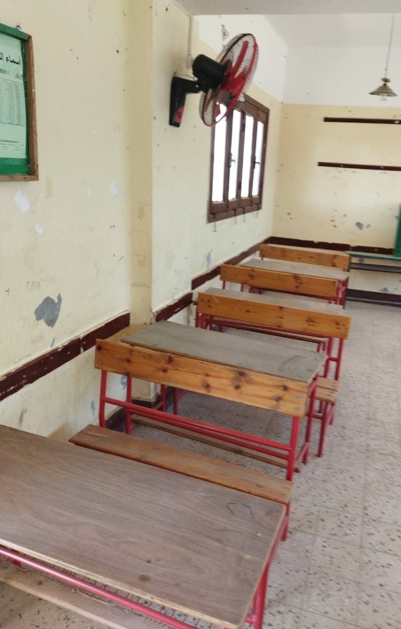 وكيل التعليم بالوادي الجديد يتابع استعدادات إدارة الداخلة التعليمية وجاهزيتها للعام الجديد