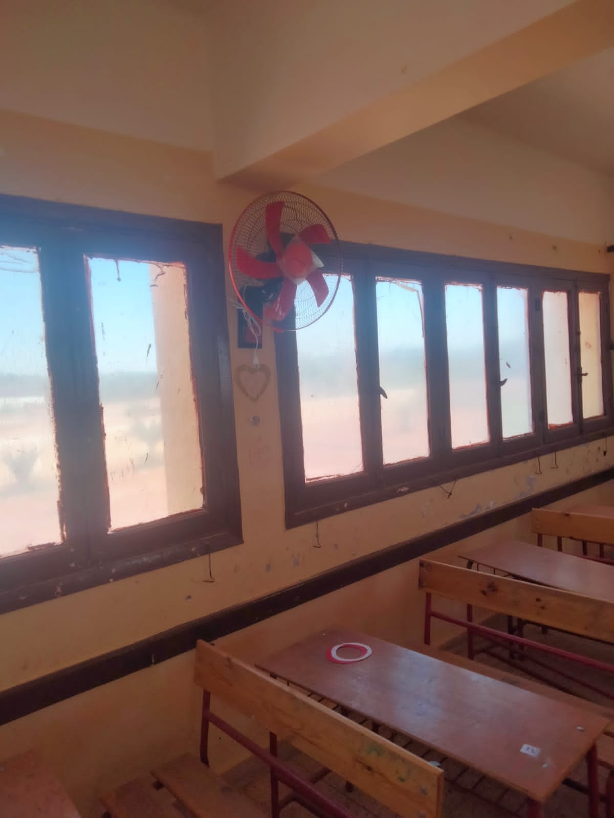 وكيل التعليم بالوادي الجديد يتابع استعدادات إدارة الداخلة التعليمية وجاهزيتها للعام الجديد