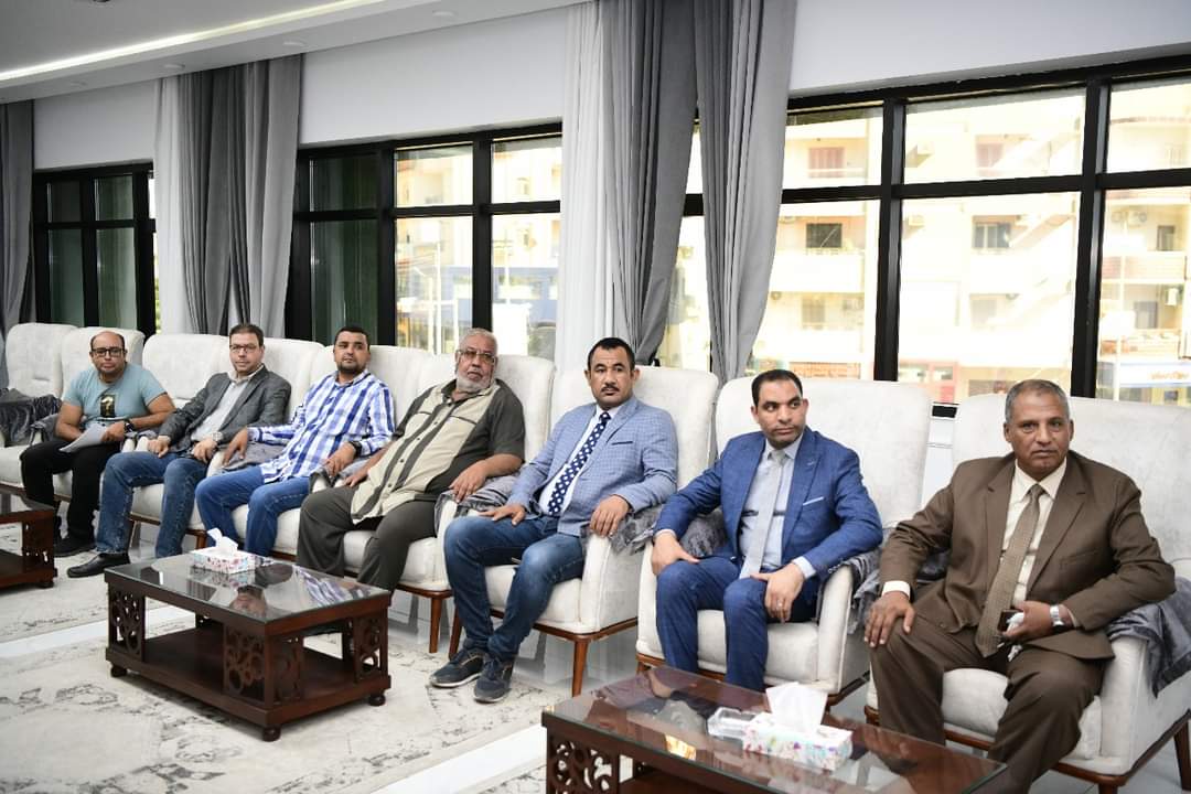 محافظ قنا يطالب شيخ الازهر بانشاء فرع لجامعة الازهر بقنا